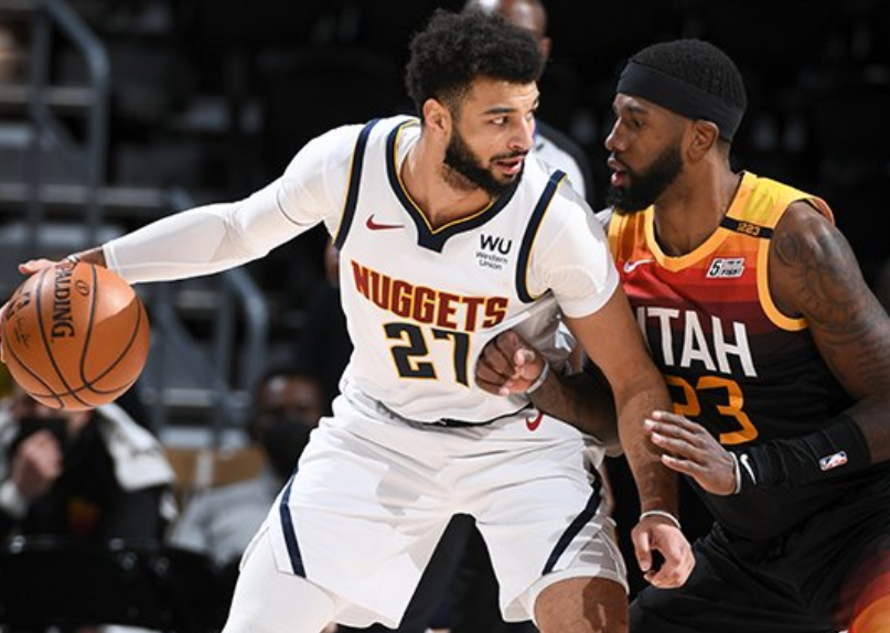 NBA约基奇补时争议绝杀勇士，终结对手七连胜登顶西部引热议